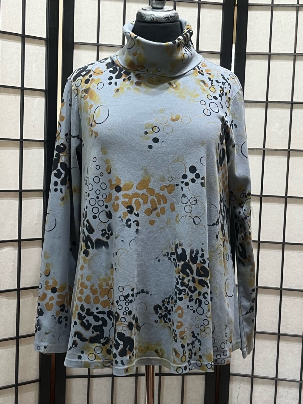 PRAIRIE COTTON SWING Turtleneck Long Sleeve Printed Top Blue, Black & Gold SZ L